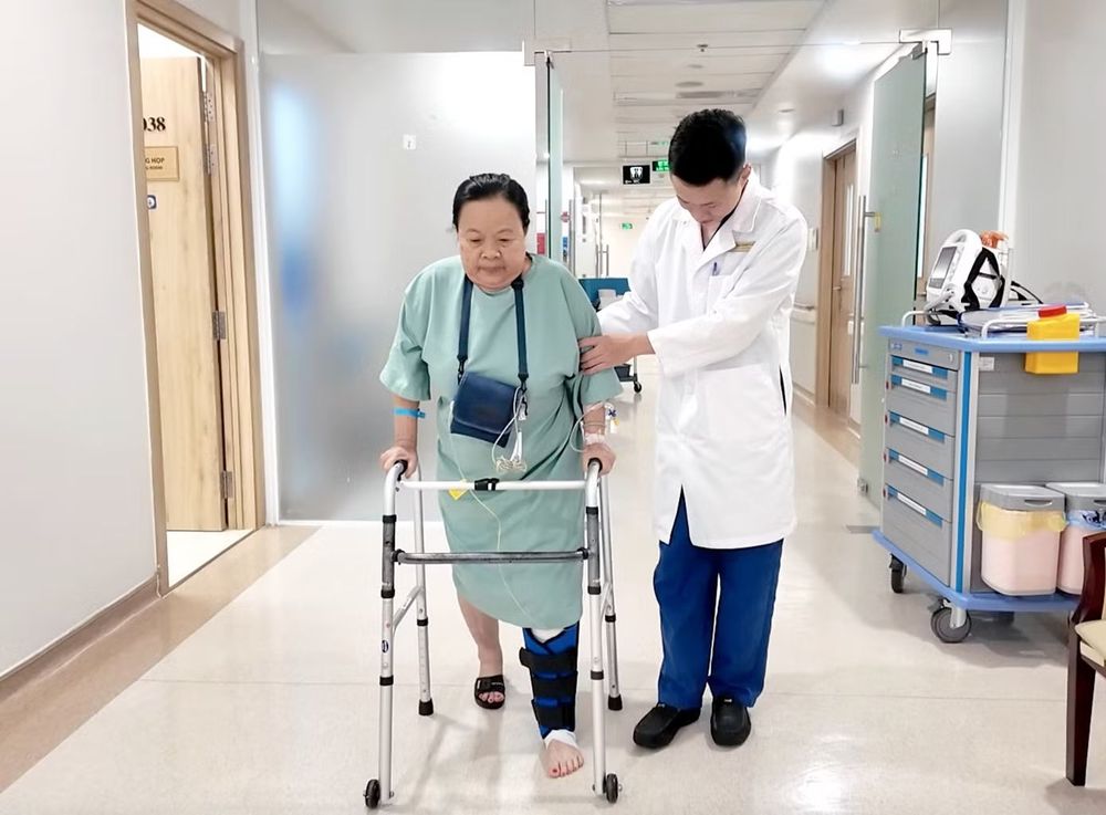 Thay khớp gối bằng robot CORI tại Vinmec Nha Trang: Bệnh nhân phục hồi sau nhiều năm đau đớn
