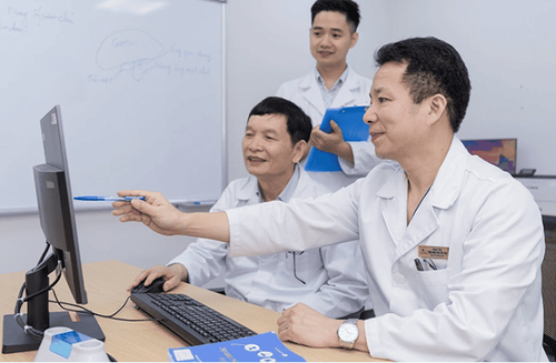 PGS.TS.BS.Trần Ngọc Sơn – Người giúp Việt Nam làm chủ kỹ thuật nội soi một đường rạch (Phần 1)